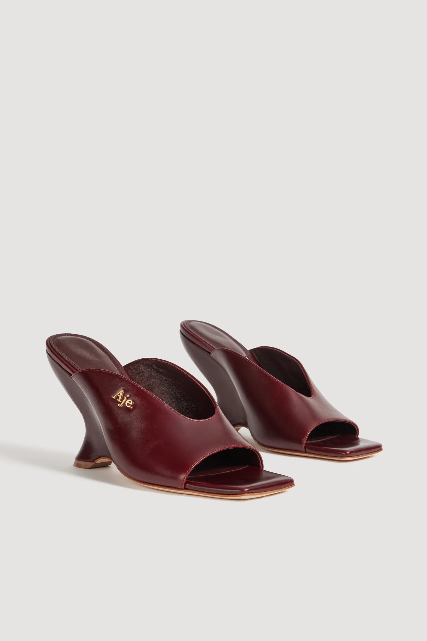 Nokaya Wedge Mule