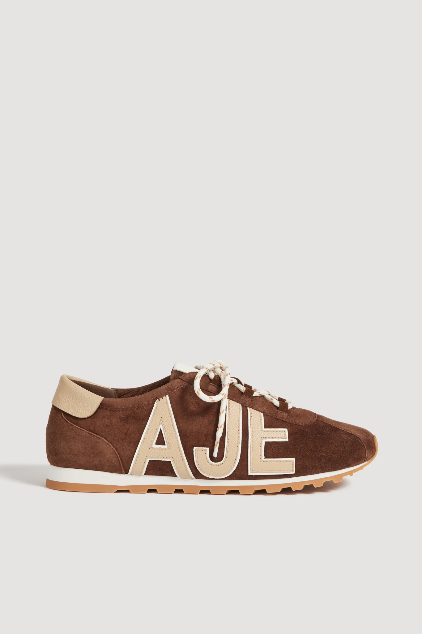 Valli Logo Trainer