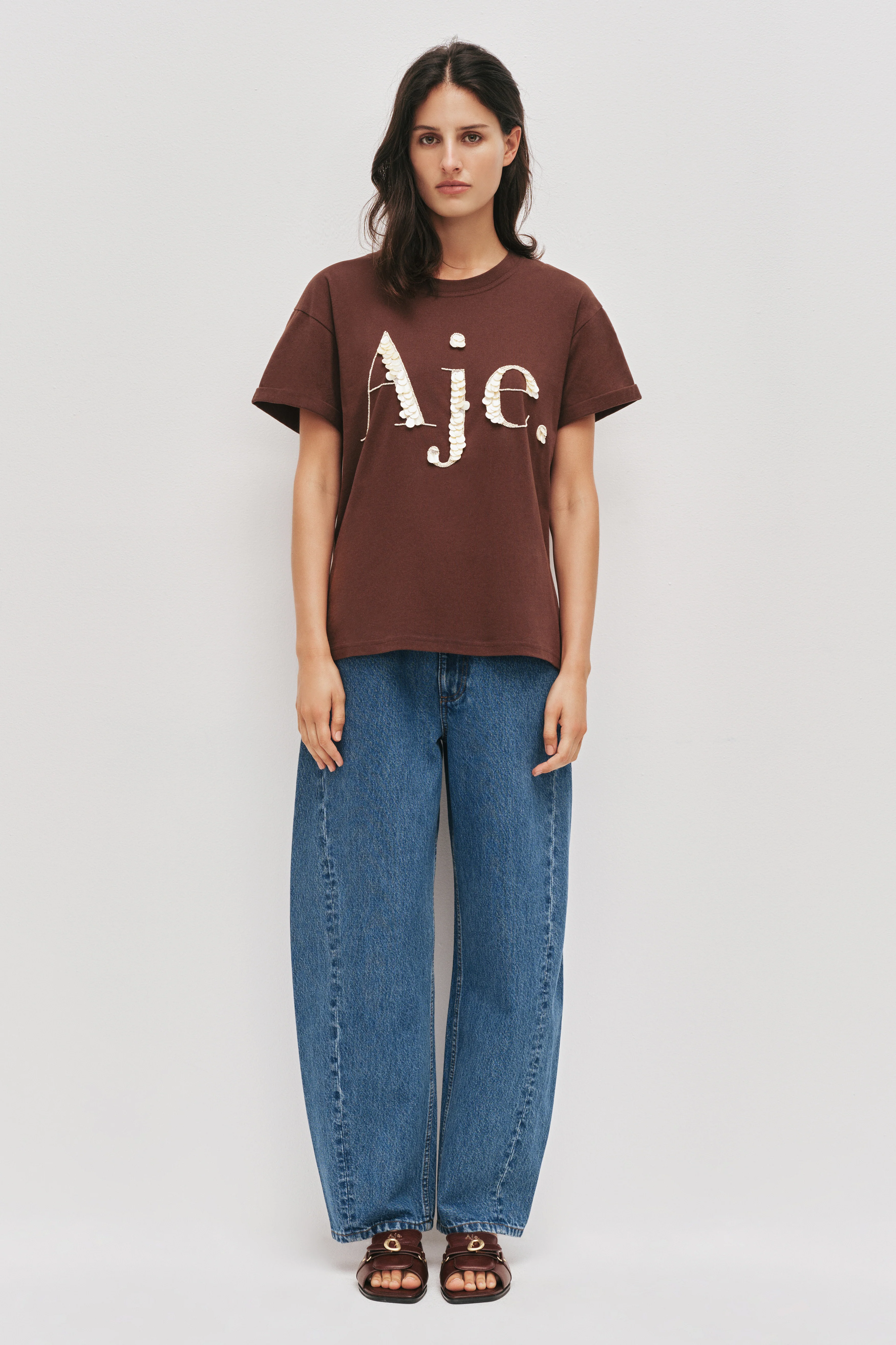 4908-pippa-pearl-logo-tee-1.webp Pippa Pearl Logo Tee