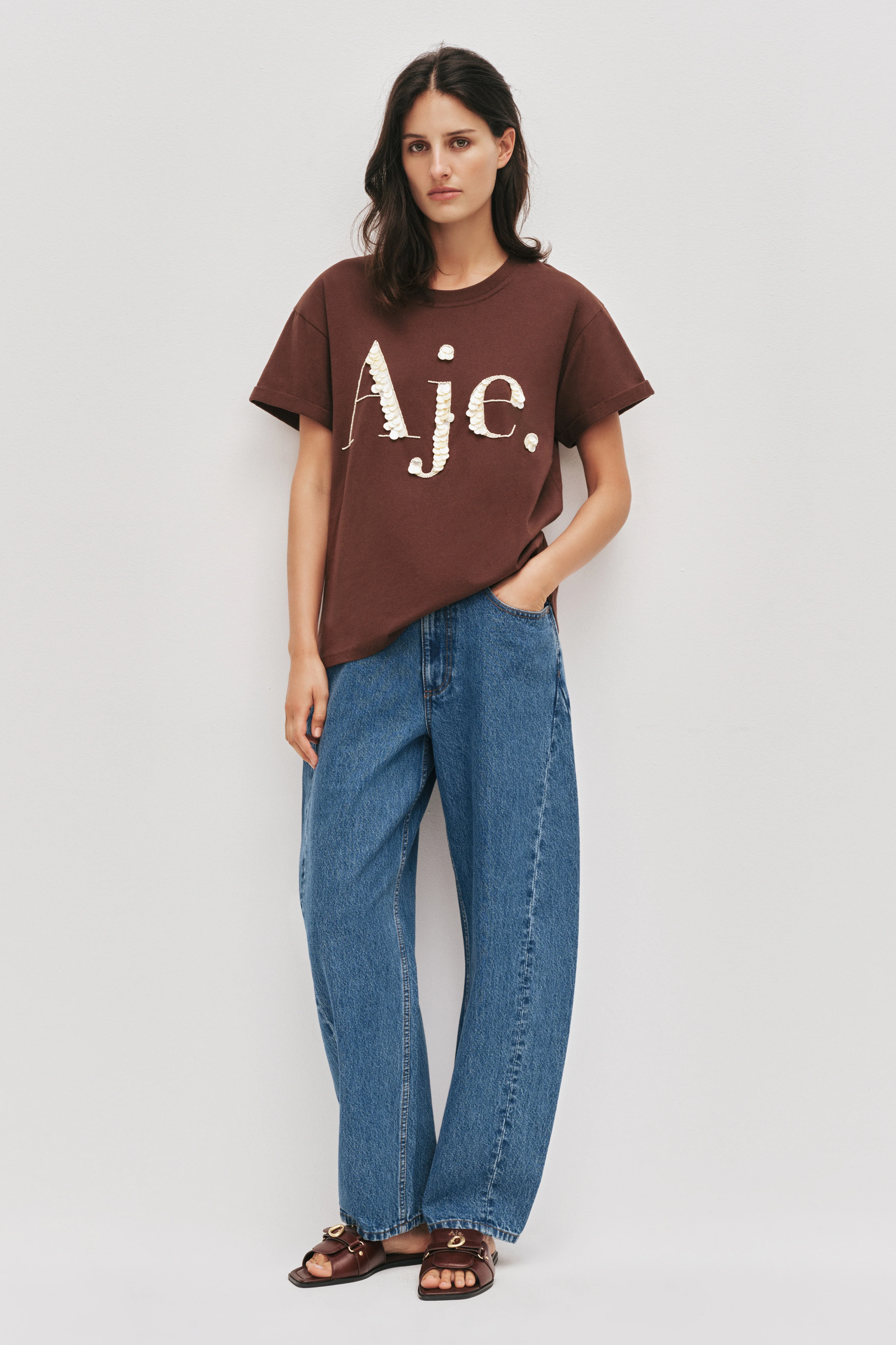 4908-pippa-pearl-logo-tee-5.webp Pippa Pearl Logo Tee