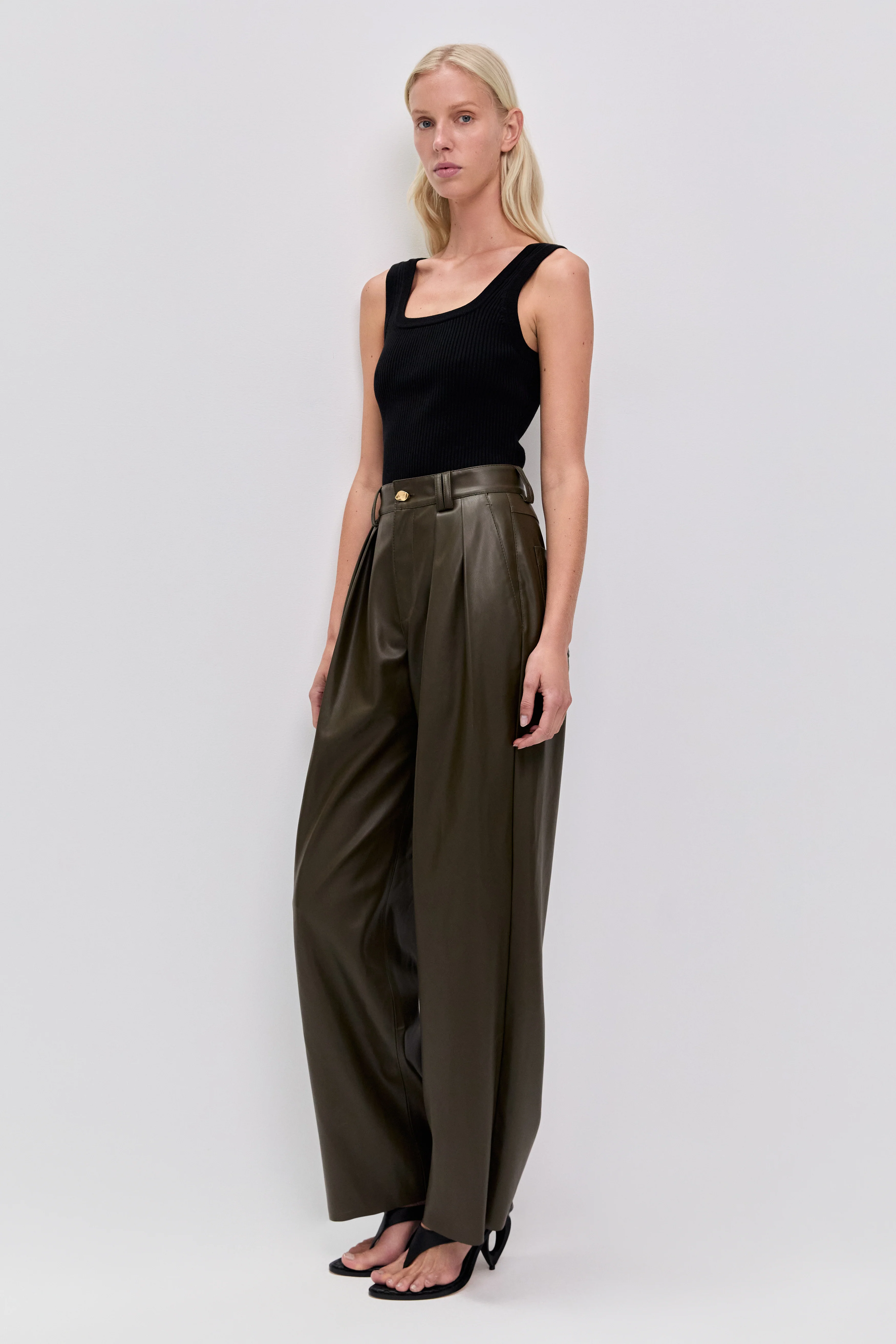 Lyia Pant