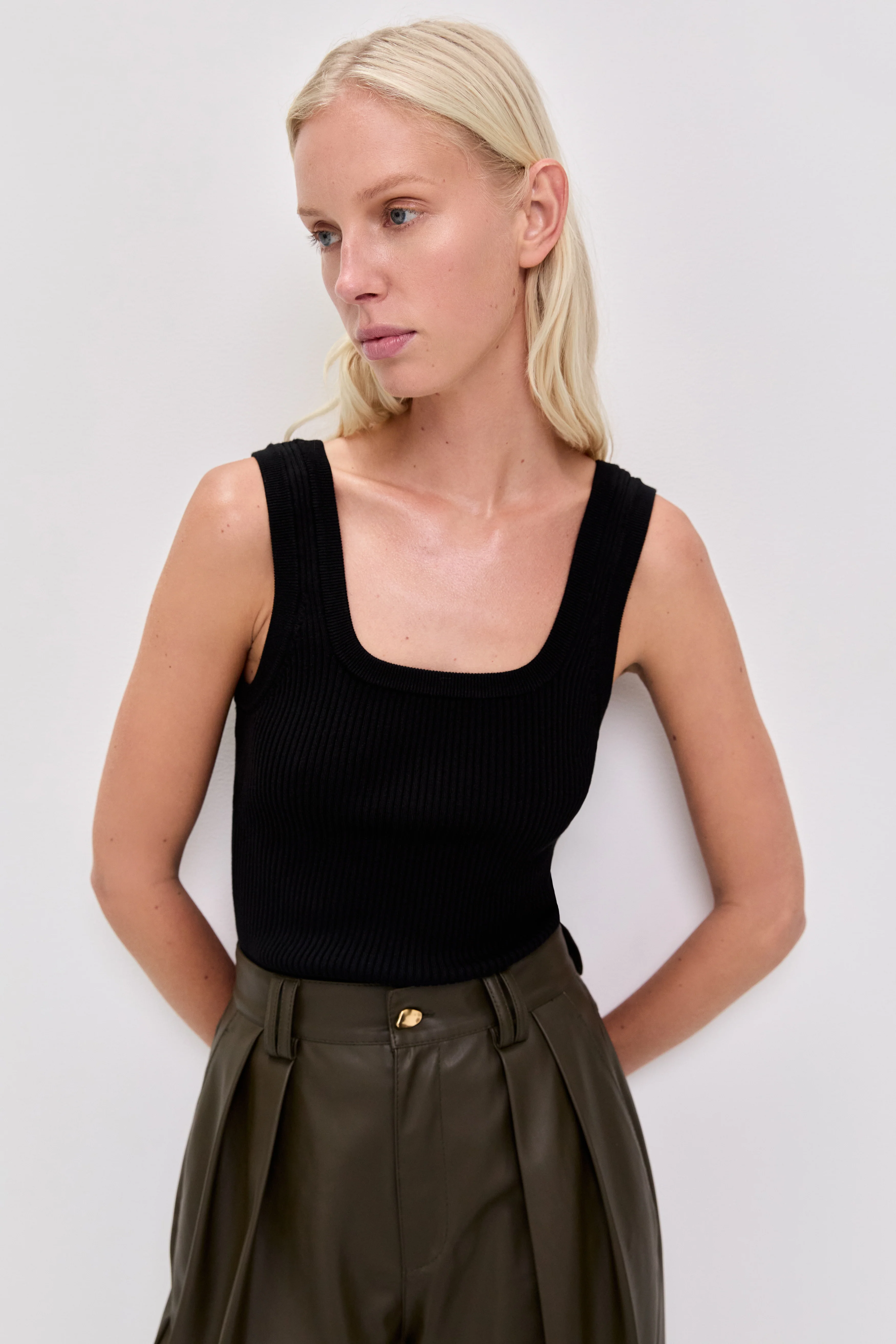 Lyia Pant