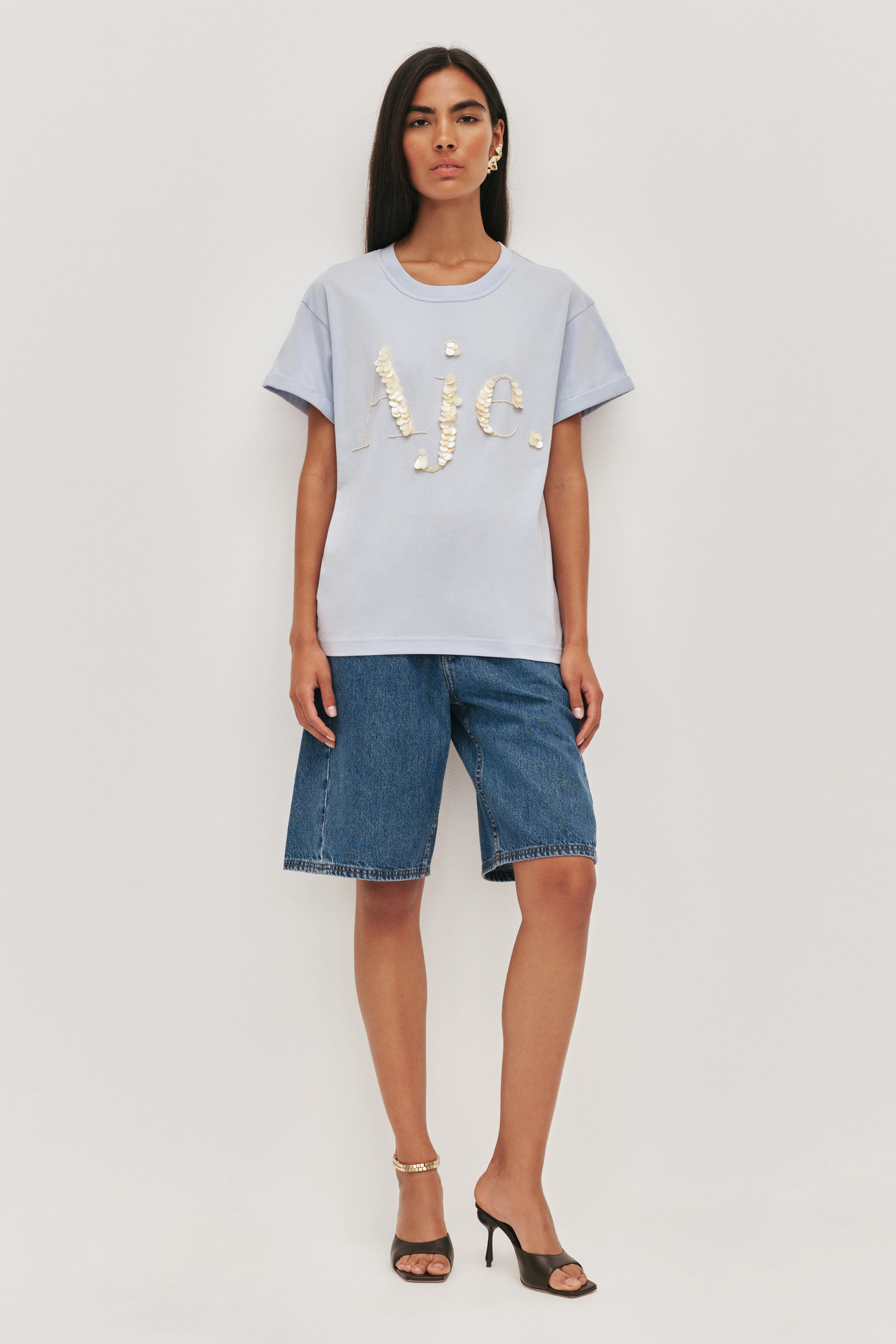 Pippa Pearl Logo Tee