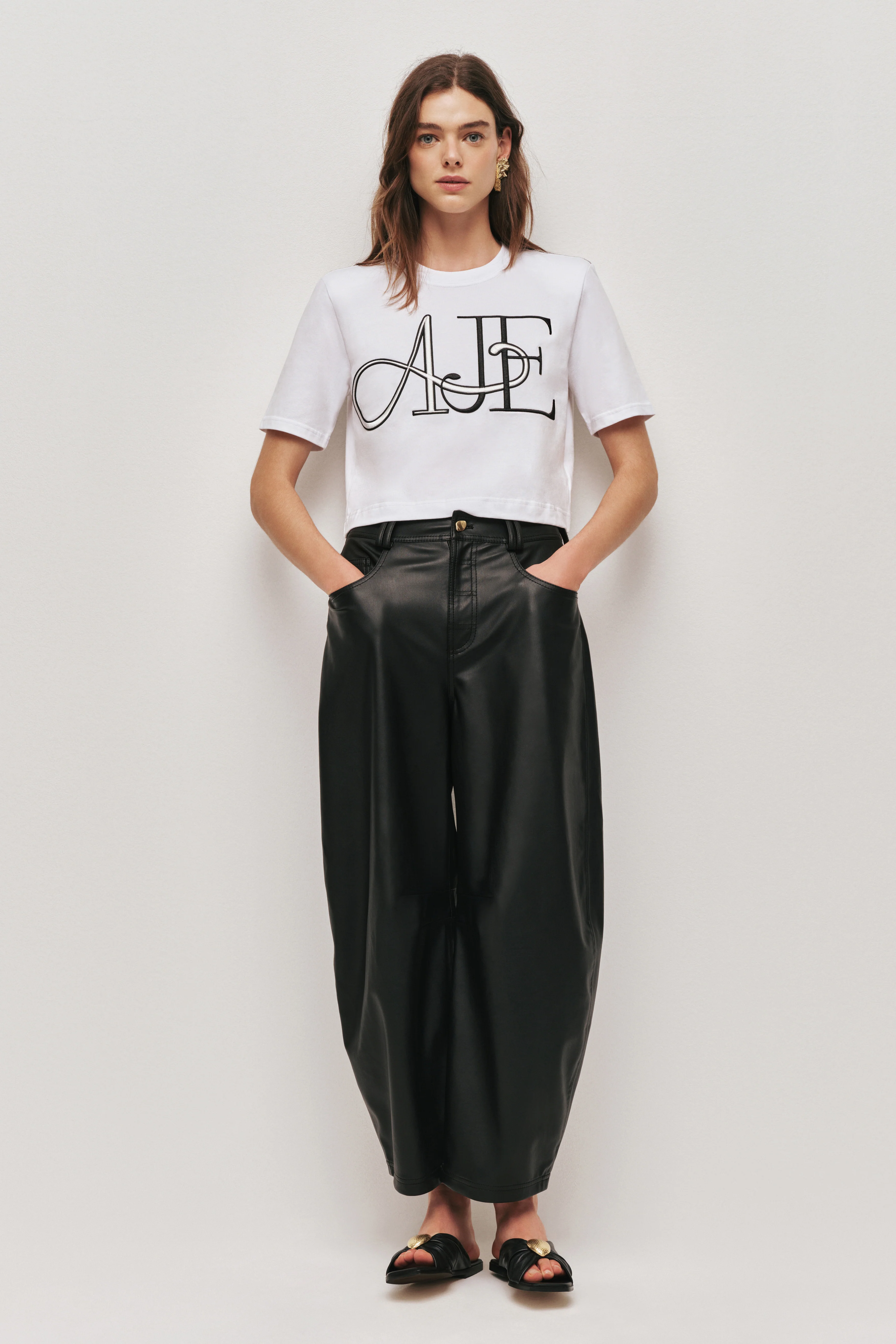 5330-alix-cropped-tee-1.webp Alix Cropped Tee