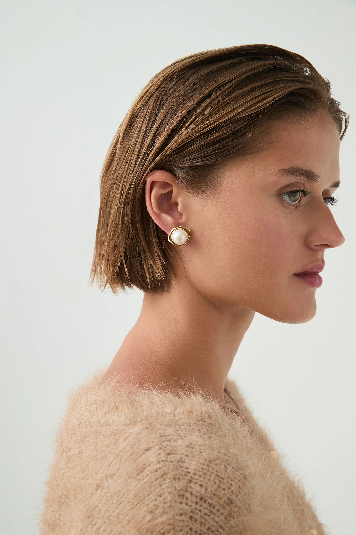 7132-vitality-pearl-stud-earring-5.webp Vitality Pearl Stud Earring