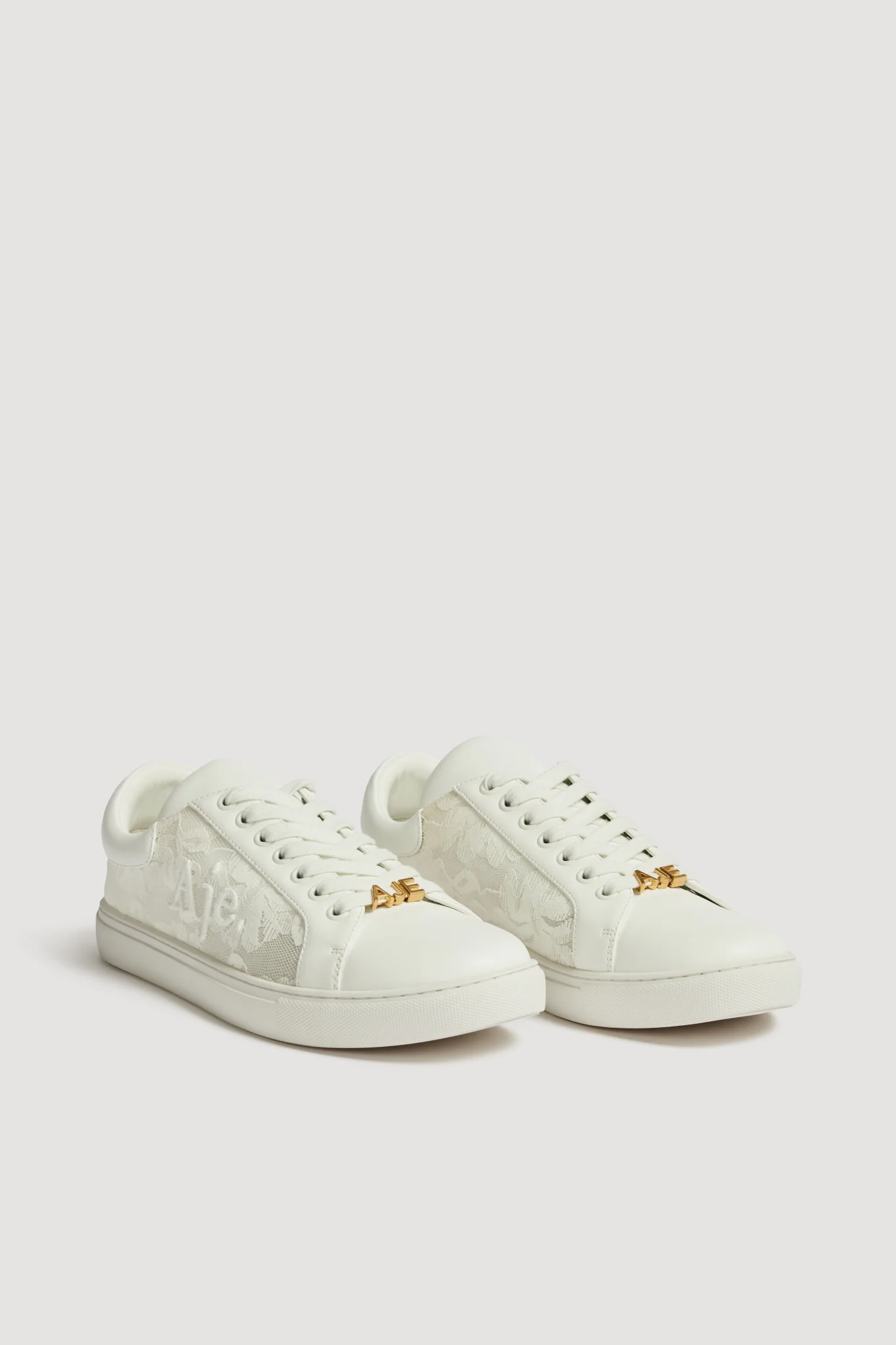 7350-elis-trainer-3.webp Elis Trainer