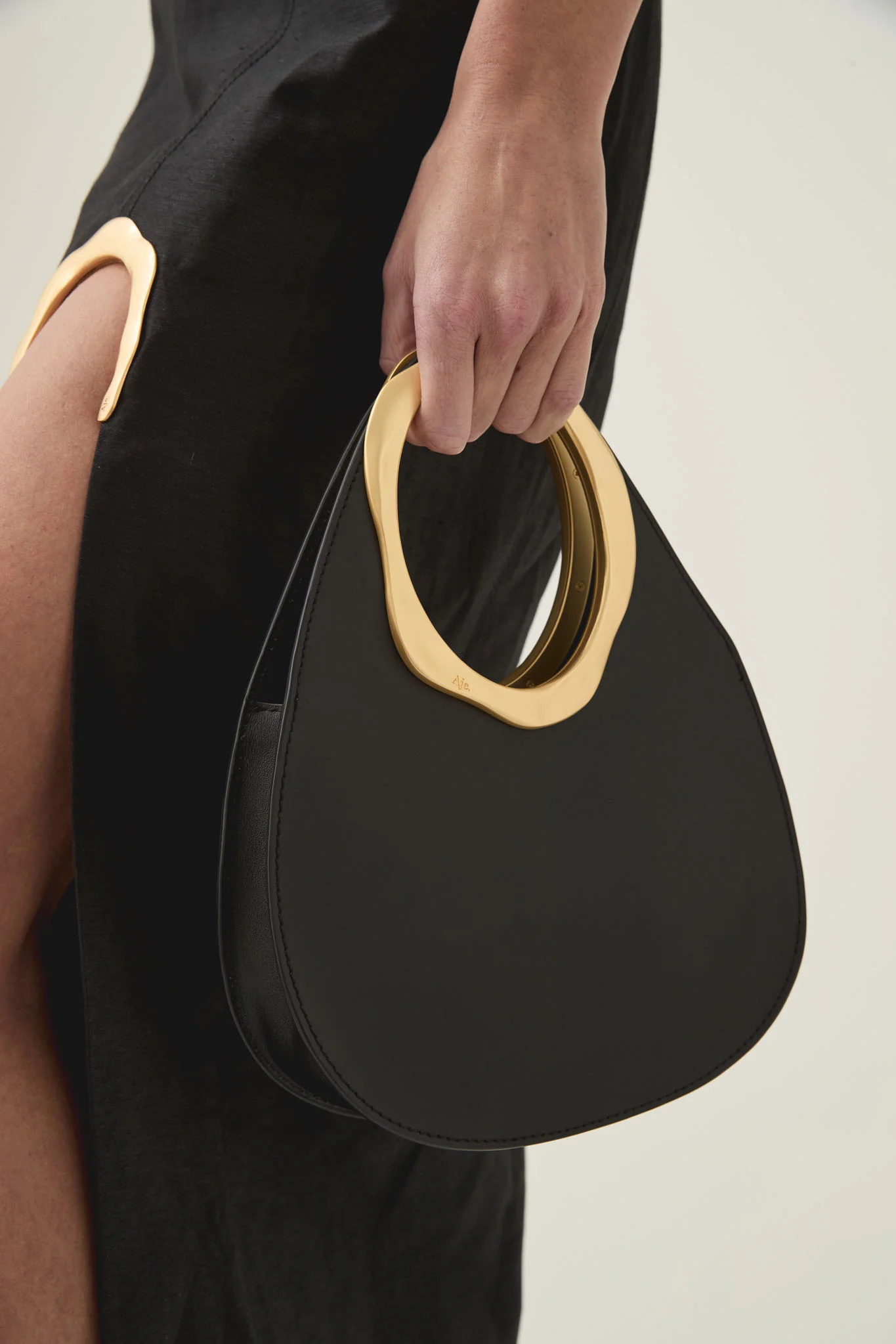 7560-dali-mini-hobo-bag-4.webp Dali Mini Hobo Bag