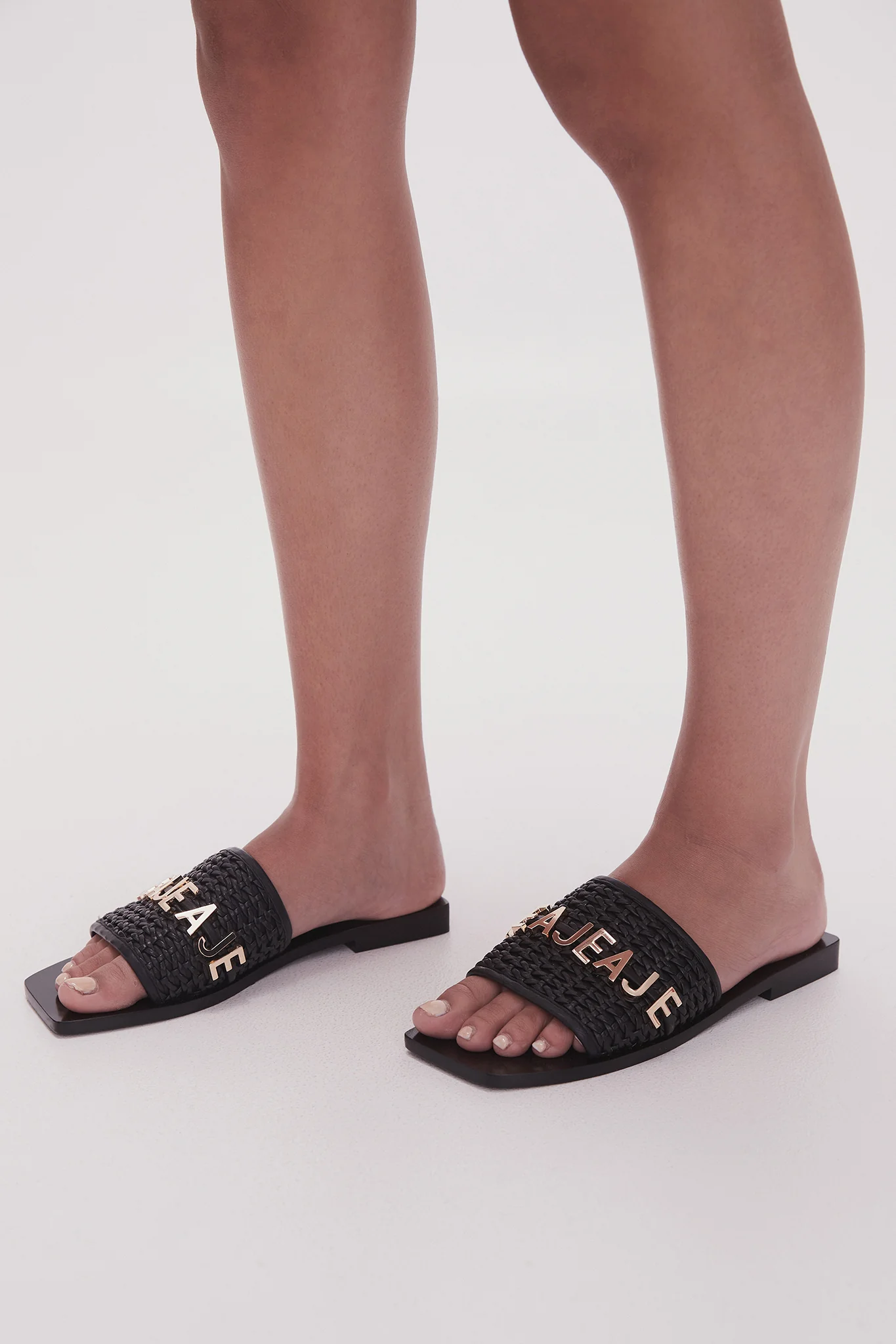 Esme Woven Logo Slide