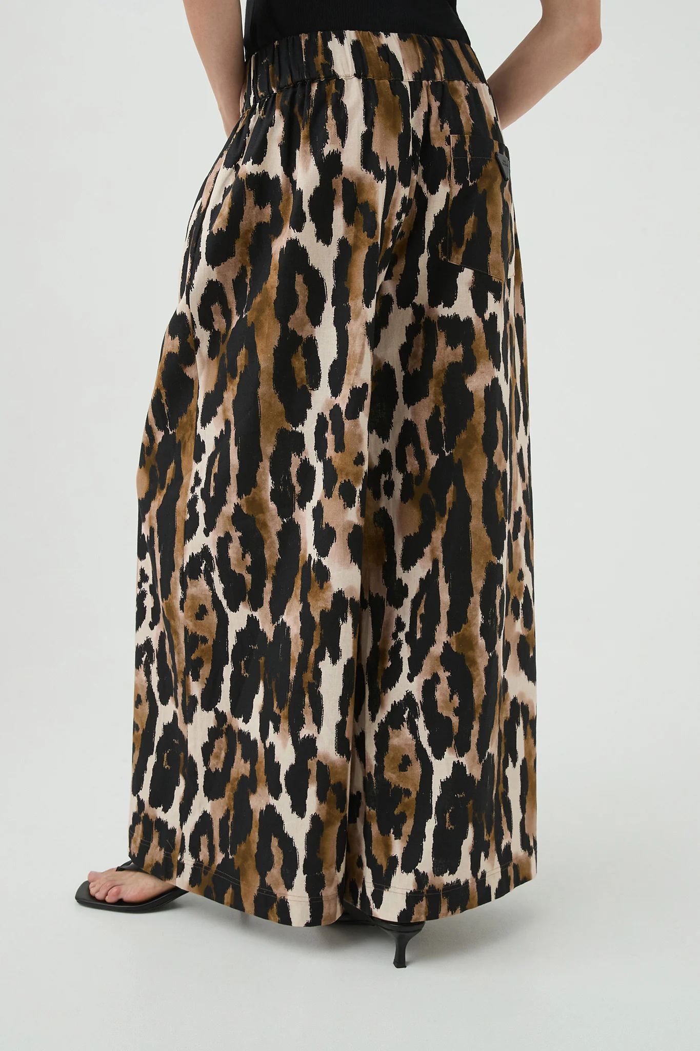 7785-airlie-relaxed-pants-5.webp Airlie Relaxed Pants